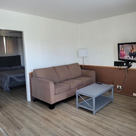 Midtown Motel On Alaska Ave Dawson Creek Extérieur photo