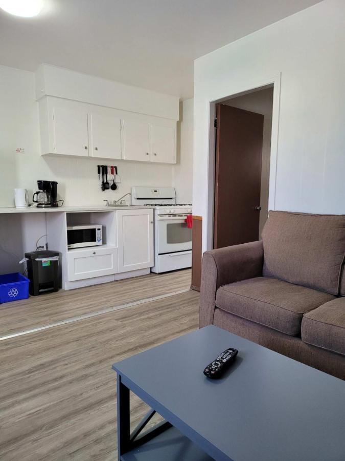 Midtown Motel On Alaska Ave Dawson Creek Extérieur photo